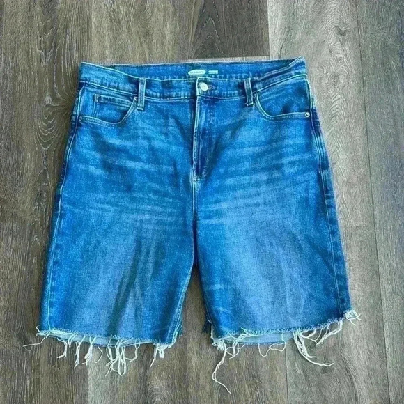 Old Navy Jean Shorts.  Women’s size 14. Boyfriend Extra High Rise. - Picture 1 of 7